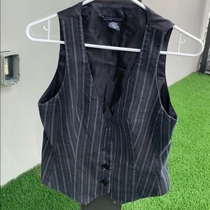New York and company Size 4 used black Vest